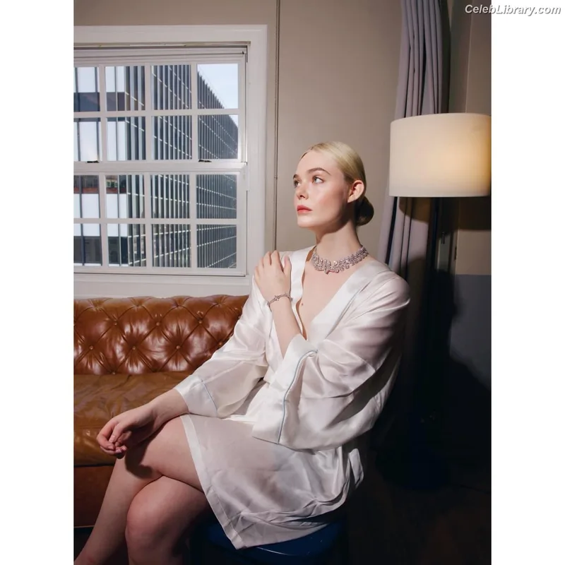 Elle Fanning photo 1 of 4114
