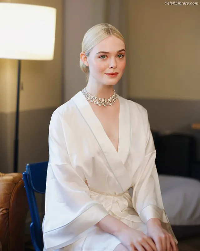 Elle Fanning photo 6 of 4114