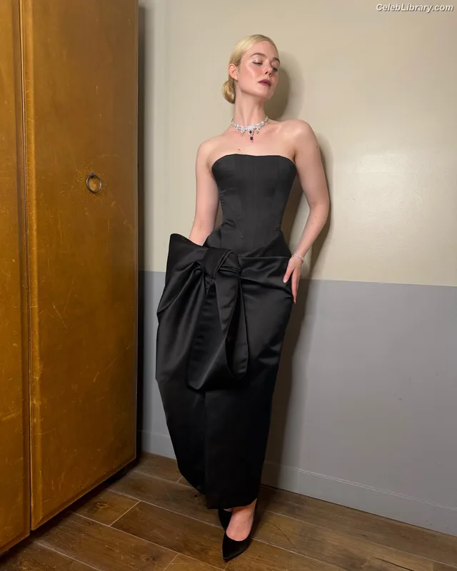 Elle Fanning photo 14 of 4114