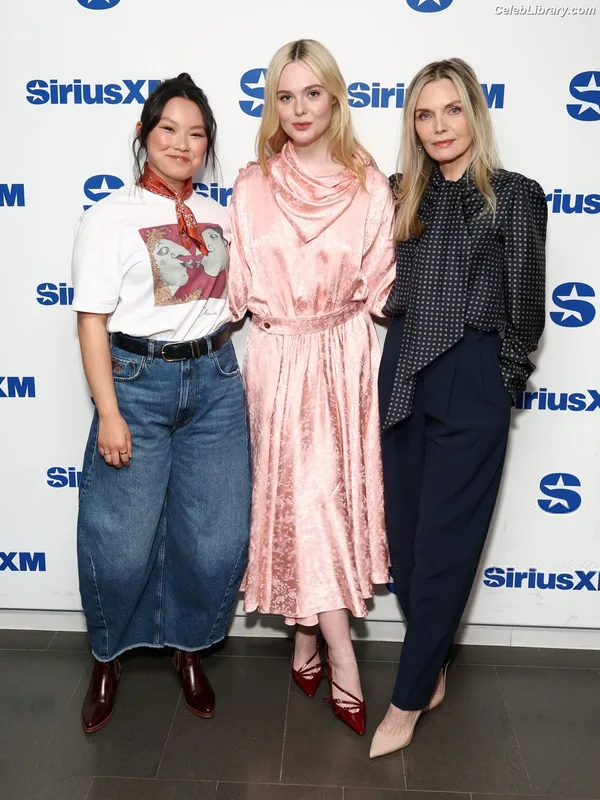 Elle Fanning photo 21 of 4114