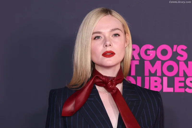 Elle Fanning photo 3 of 4114