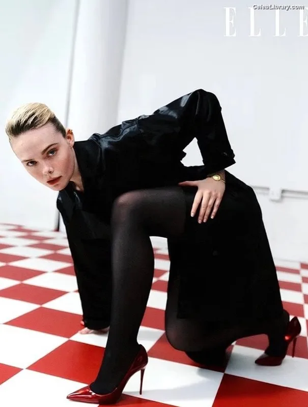 Elle Fanning photo 5 of 4114