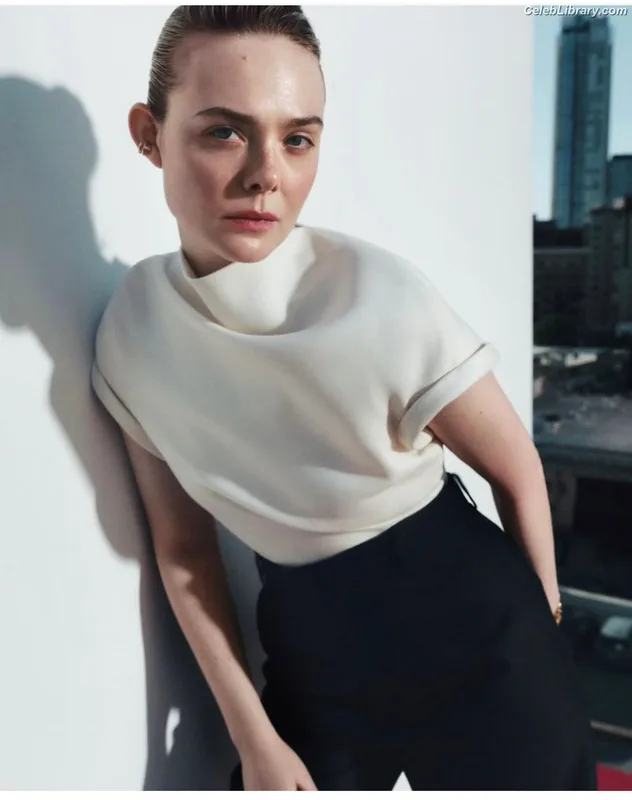 Elle Fanning photo 6 of 4114