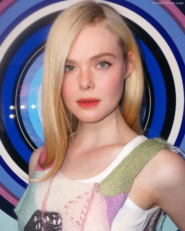 Elle Fanning photo 21 of 4114