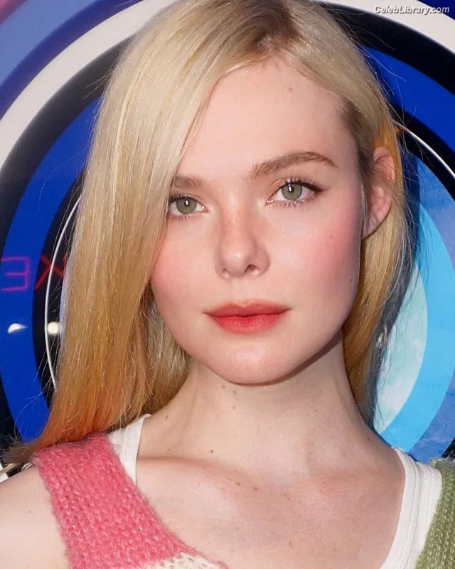 Elle Fanning photo 22 of 4114