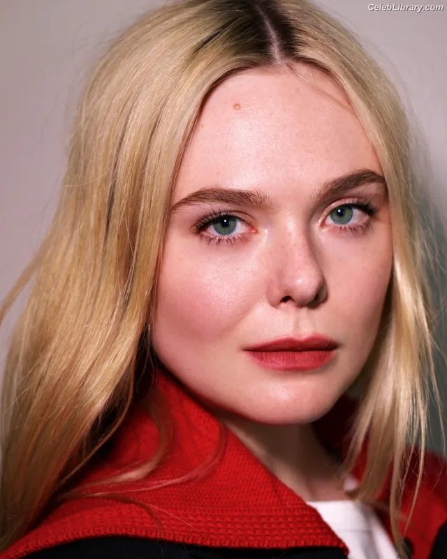 Elle Fanning photo 3 of 4114
