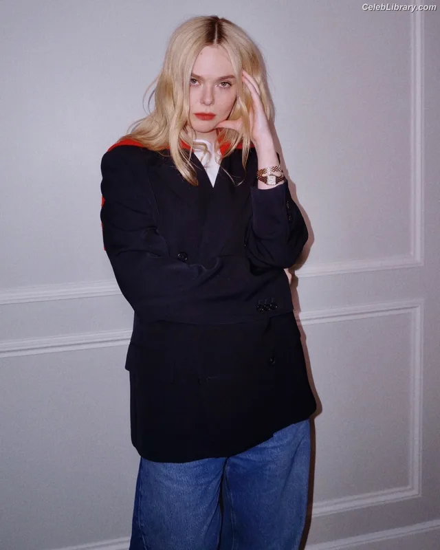 Elle Fanning photo 4 of 4114