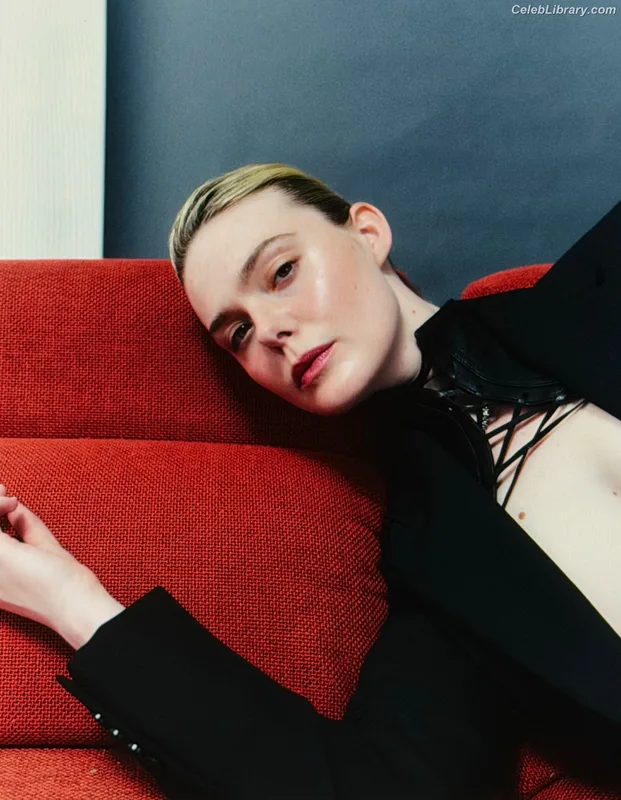Elle Fanning photo 18 of 4114