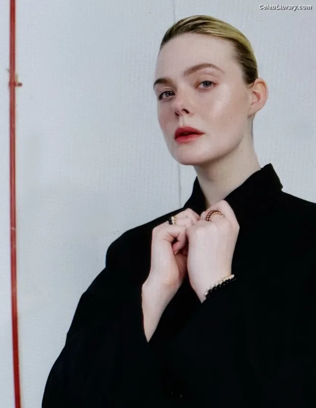 Elle Fanning photo 20 of 4114