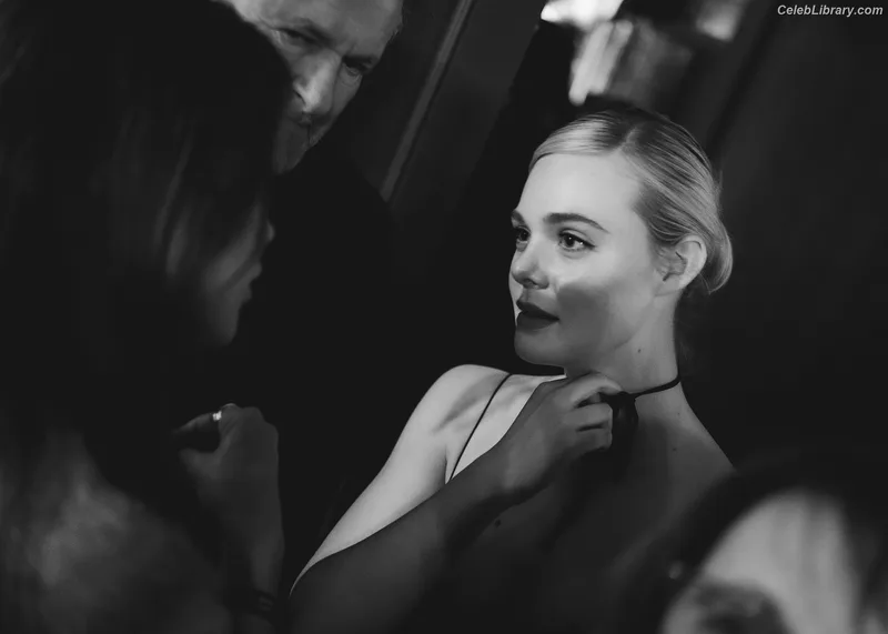 Elle Fanning photo 23 of 4114