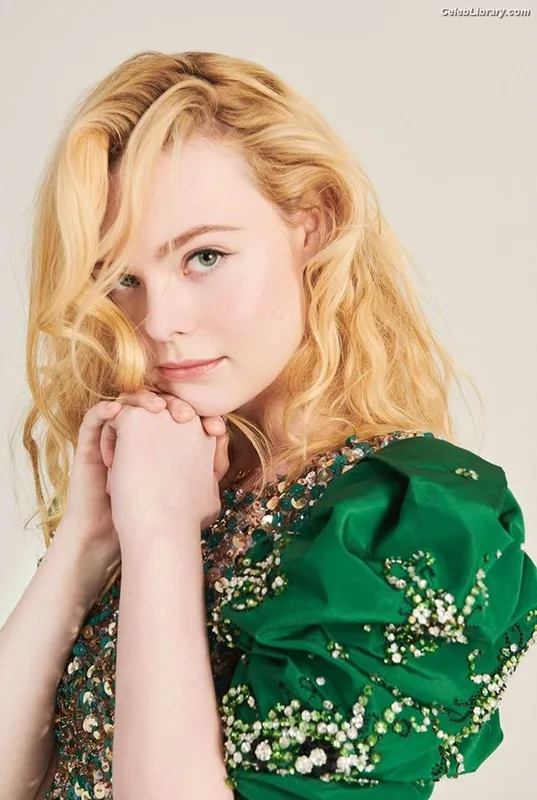 Elle Fanning photo 4 of 4114