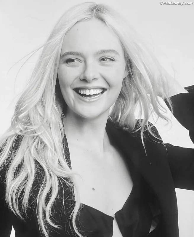 Elle Fanning photo 9 of 4114