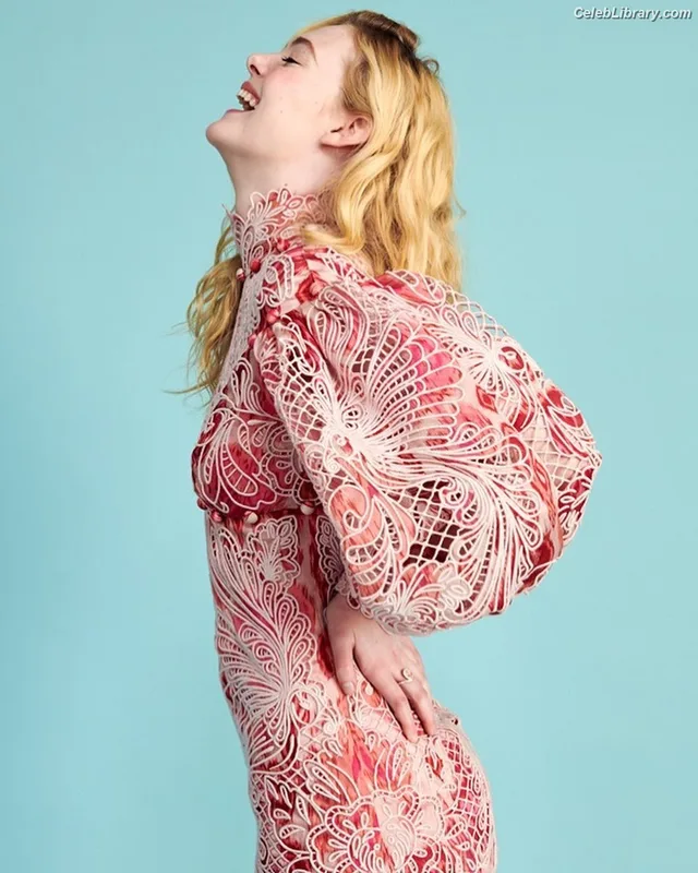 Elle Fanning photo 3 of 4114