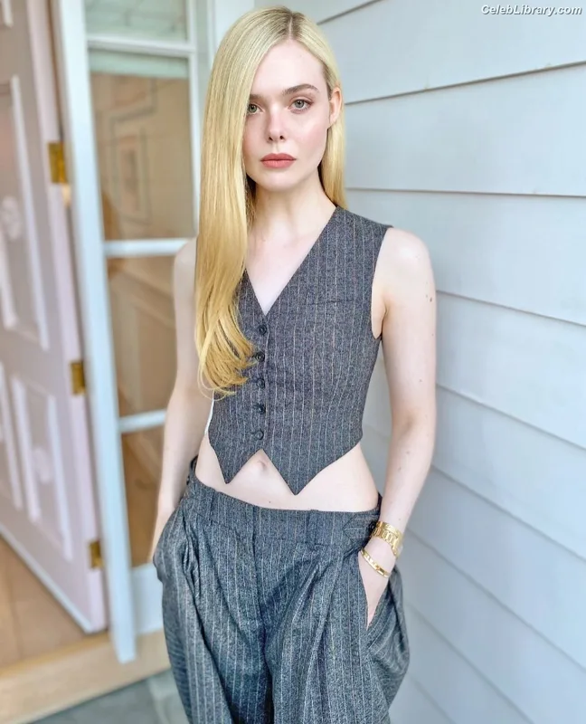 Elle Fanning photo 1 of 4114