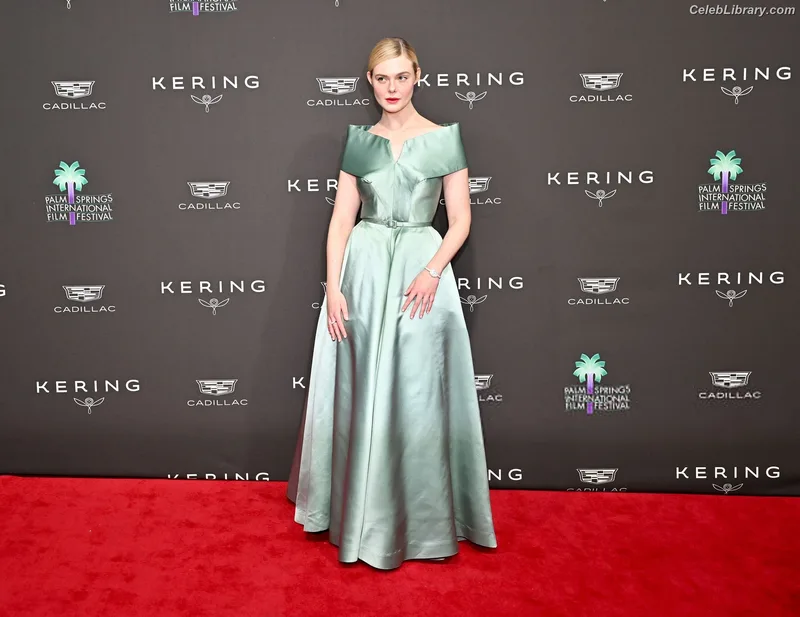 Elle Fanning photo 3 of 4114