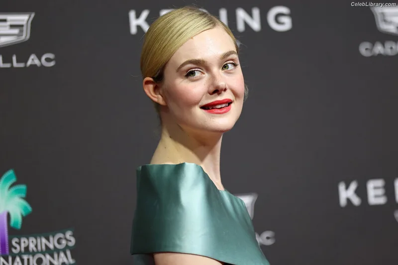 Elle Fanning photo 22 of 4114
