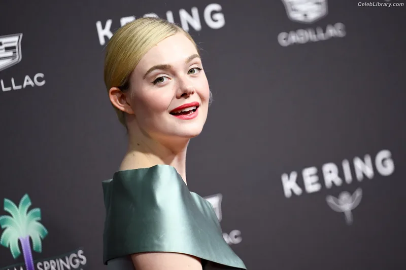 Elle Fanning photo 5 of 4114