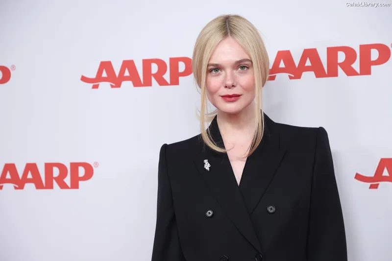 Elle Fanning photo 24 of 4114