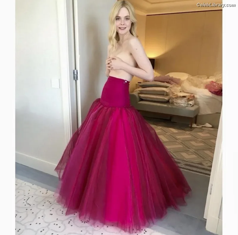 Elle Fanning photo 7 of 4114