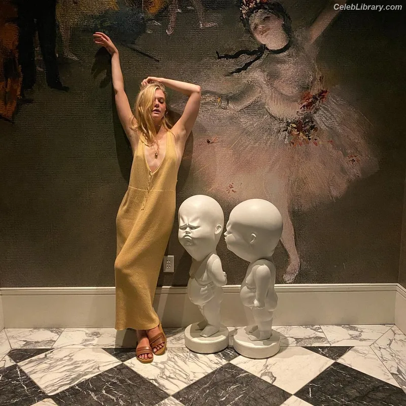 Elle Fanning photo 10 of 4114