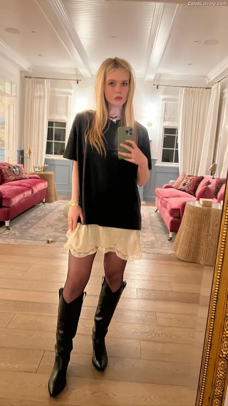 Elle Fanning photo 16 of 4114