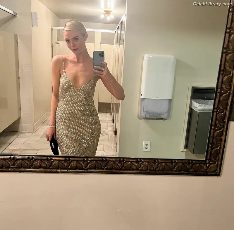 Elle Fanning photo 5 of 4114