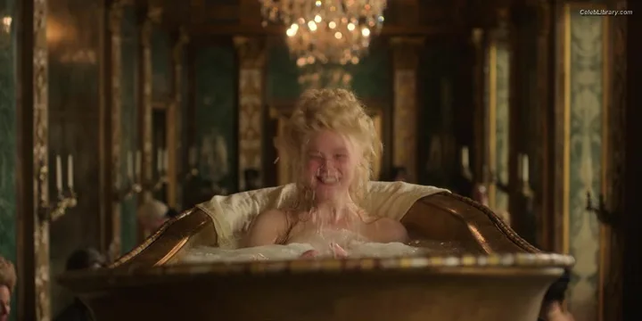 Elle Fanning photo 7 of 4114