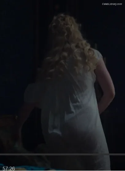 Elle Fanning photo 12 of 4114