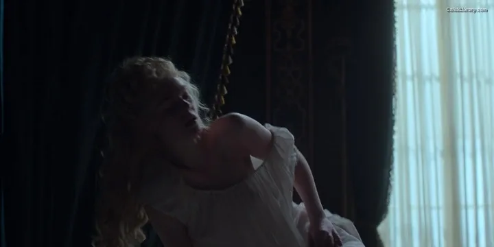 Elle Fanning photo 14 of 4114
