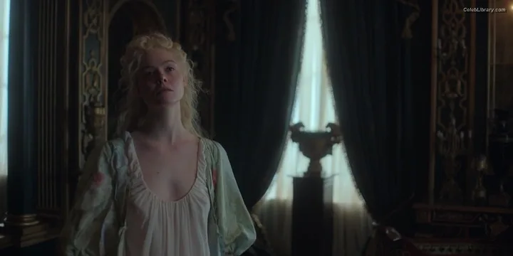 Elle Fanning photo 17 of 4114