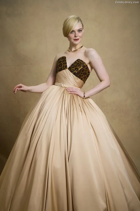Elle Fanning photo 15 of 4114
