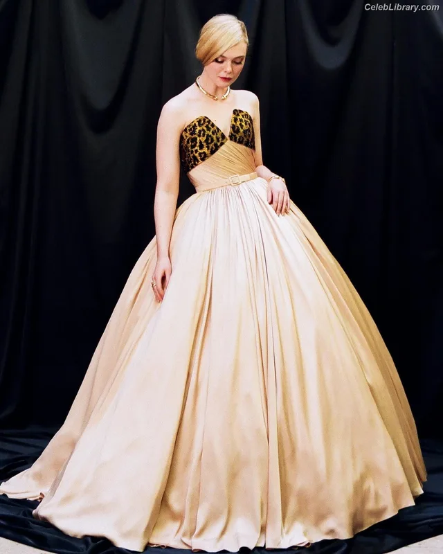 Elle Fanning photo 19 of 4114