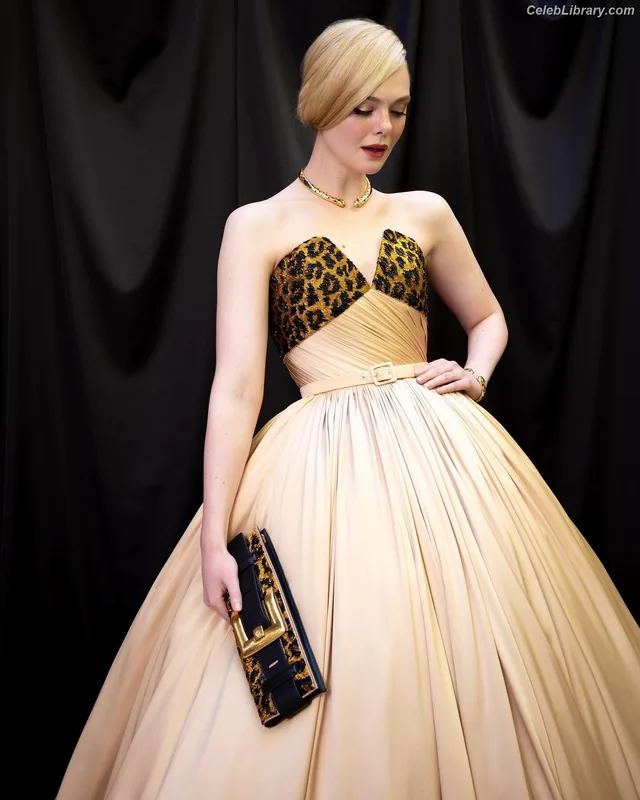 Elle Fanning photo 20 of 4114