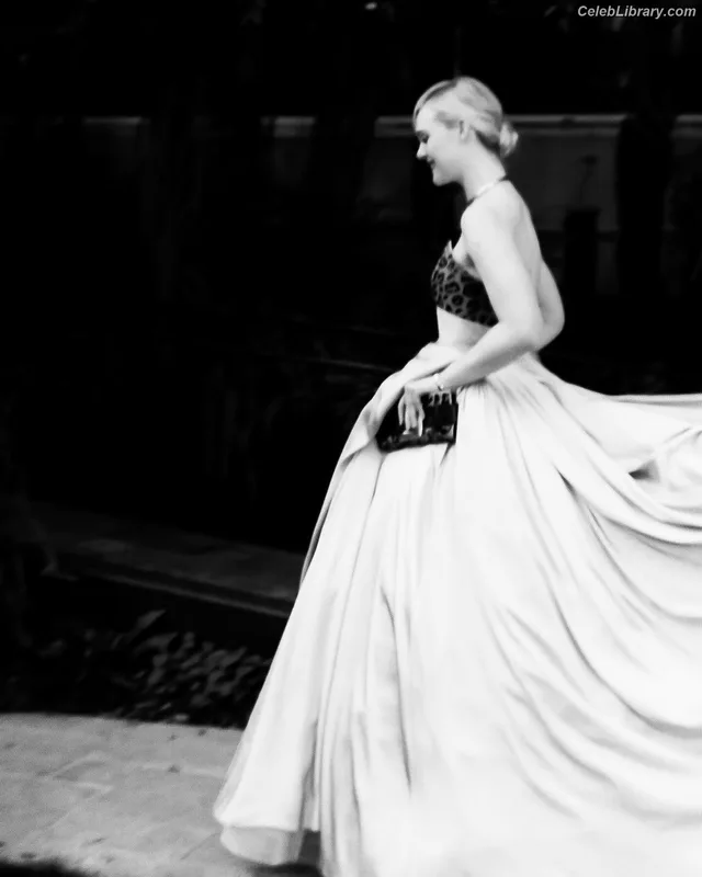 Elle Fanning photo 22 of 4114
