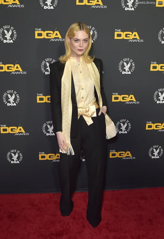 Elle Fanning photo 23 of 4114