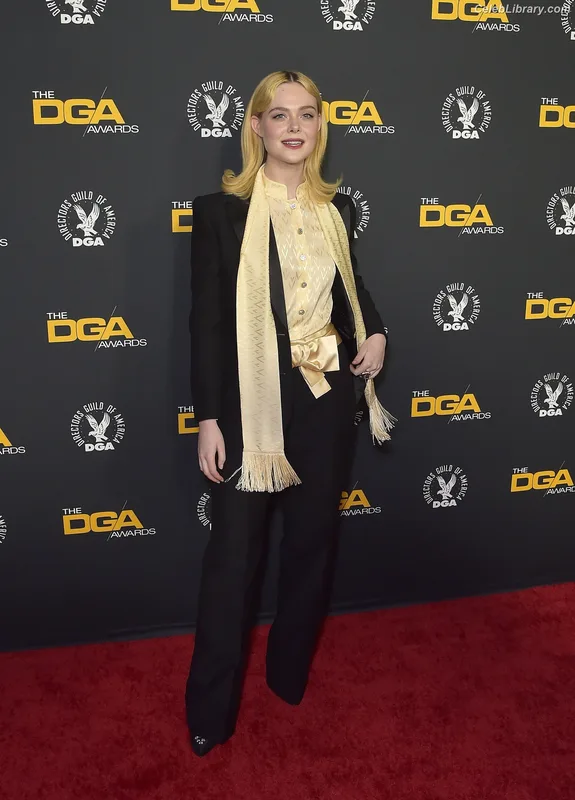 Elle Fanning photo 1 of 4114