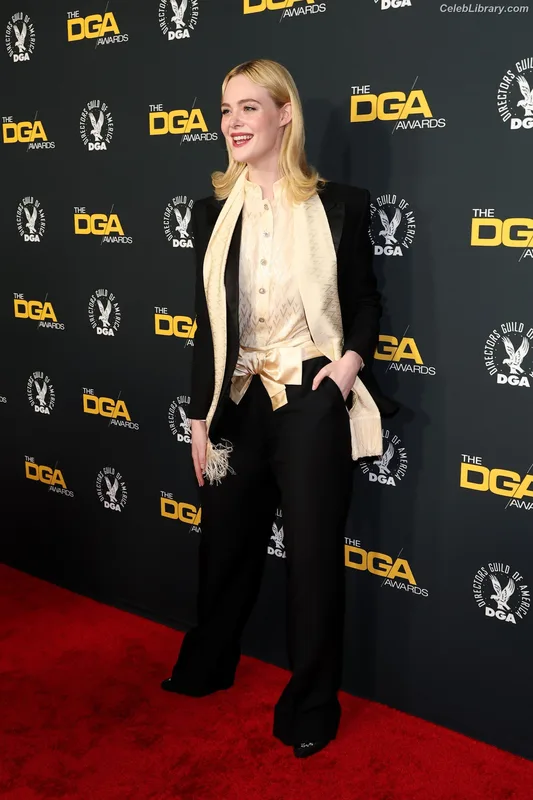 Elle Fanning photo 9 of 4114
