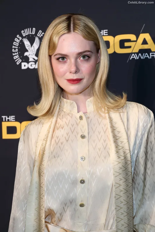 Elle Fanning photo 20 of 4114