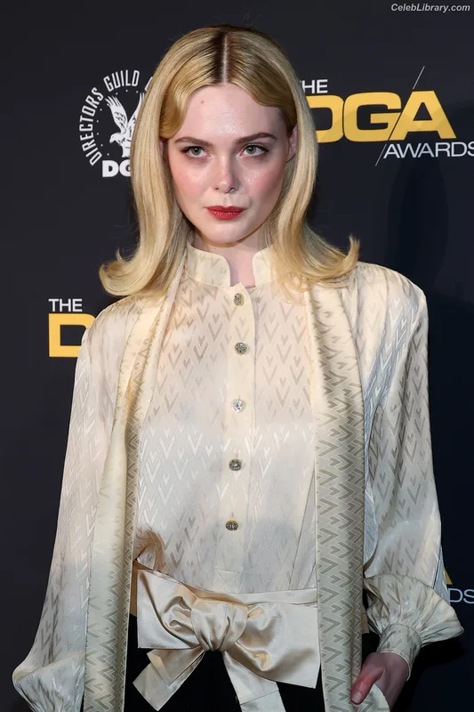 Elle Fanning photo 22 of 4114