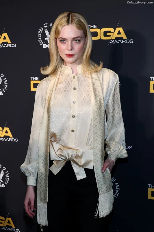 Elle Fanning photo 23 of 4114