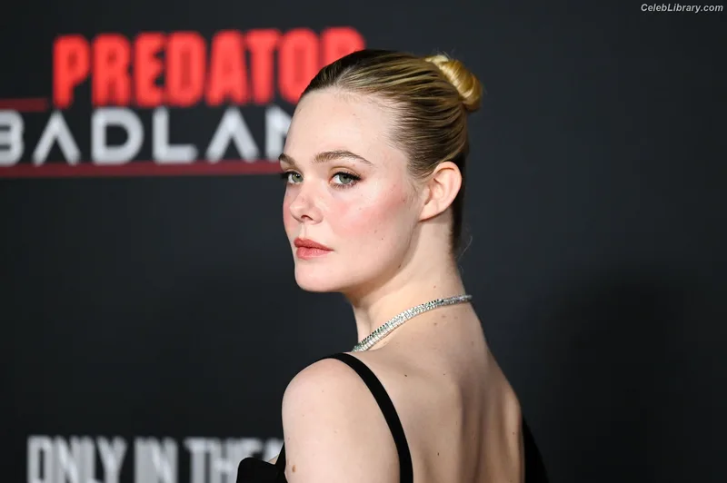 Elle Fanning photo 21 of 4114