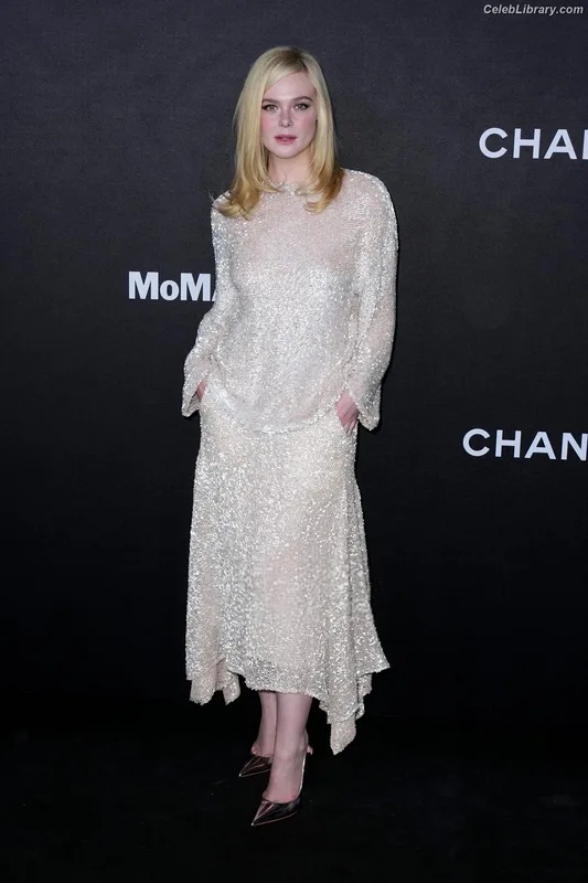 Elle Fanning photo 5 of 4114