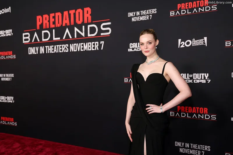 Elle Fanning photo 2 of 4114
