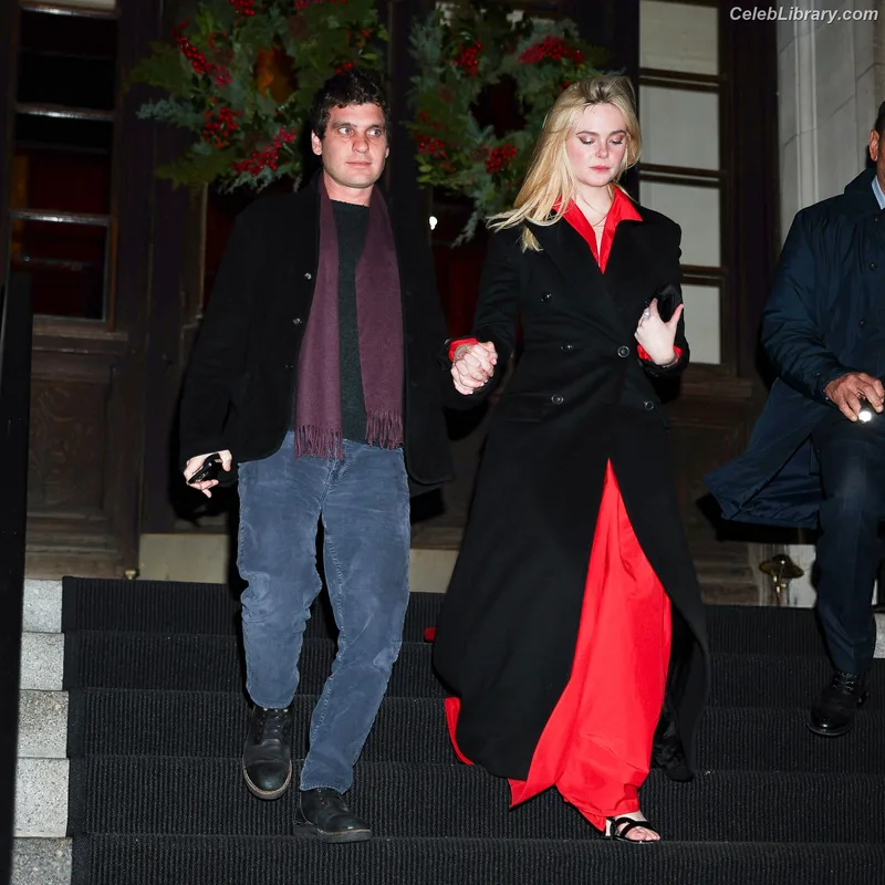 Elle Fanning photo 9 of 4114