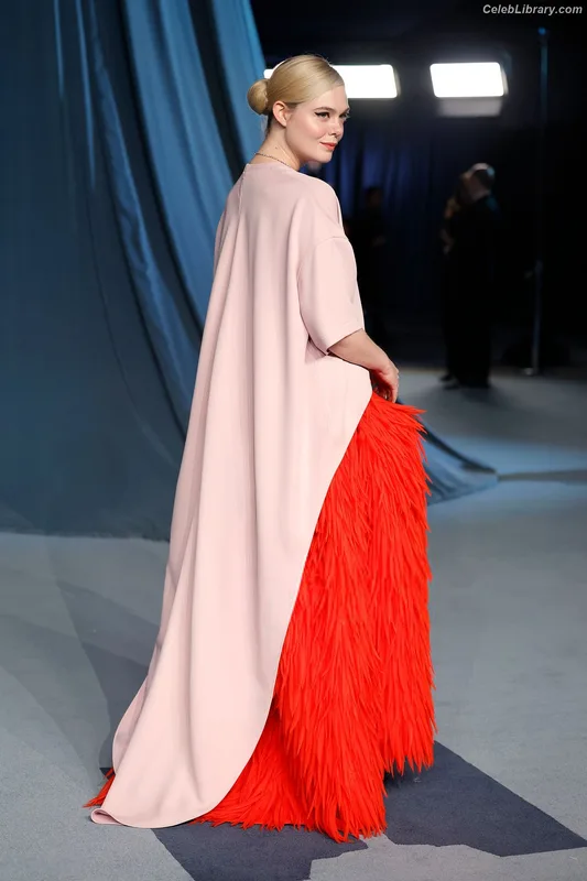 Elle Fanning photo 21 of 4114