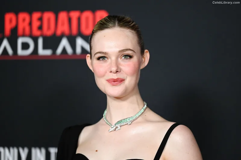 Elle Fanning photo 22 of 4114