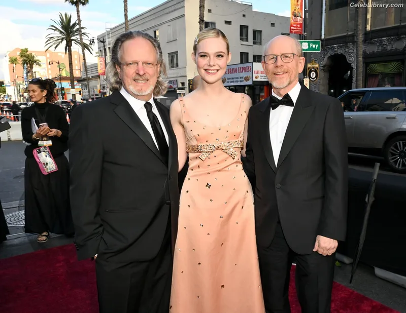 Elle Fanning photo 24 of 4114