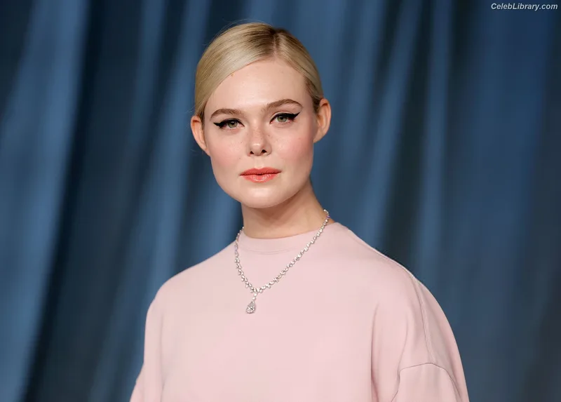Elle Fanning photo 8 of 4114