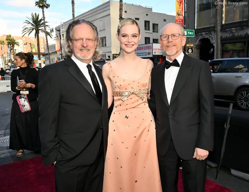 Elle Fanning photo 9 of 4114