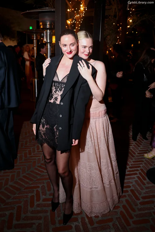 Elle Fanning photo 20 of 4114